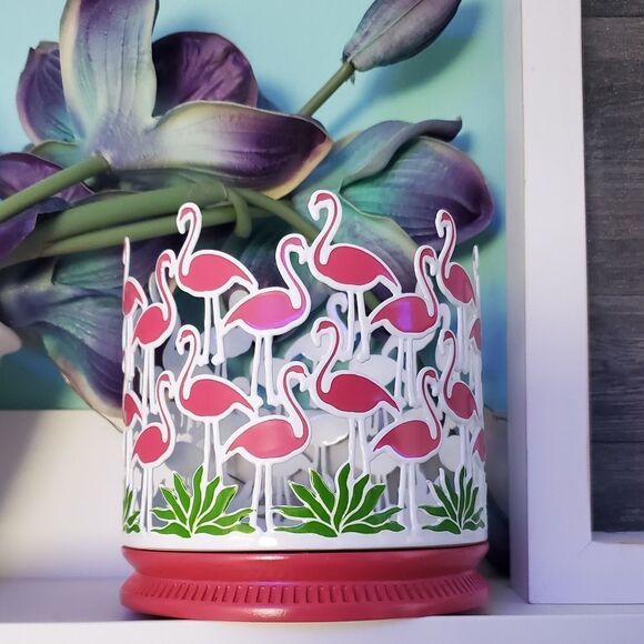 **LAST ONE**  BATH & BODY WORKS PINK Flamingo 3 wick candle holder - Picture 3 of 5